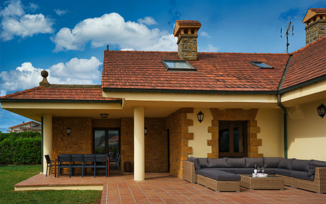 Back terraces and gardenswith sea views